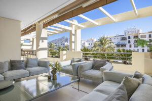 Middle Floor Apartment Puerto Banús