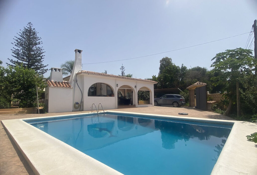 Detached Villa Elviria