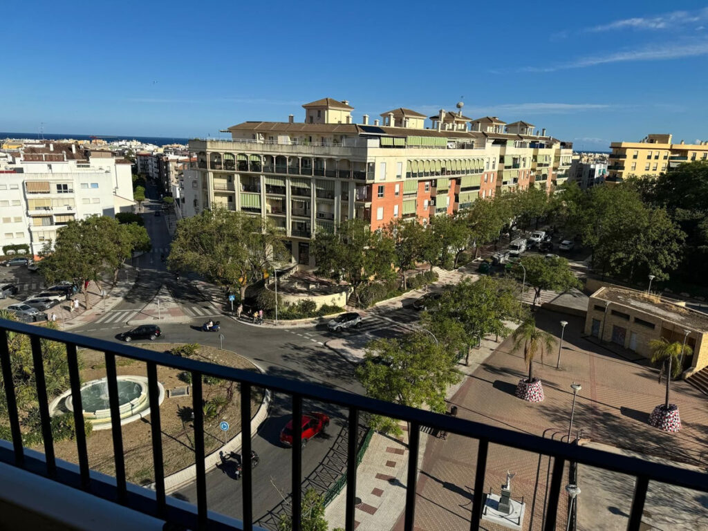 Middle Floor Apartment Estepona