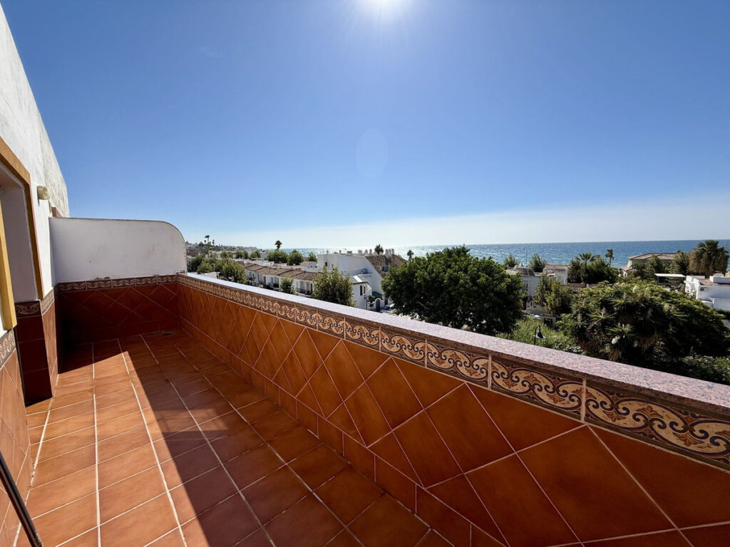 Top Floor Apartment La Cala