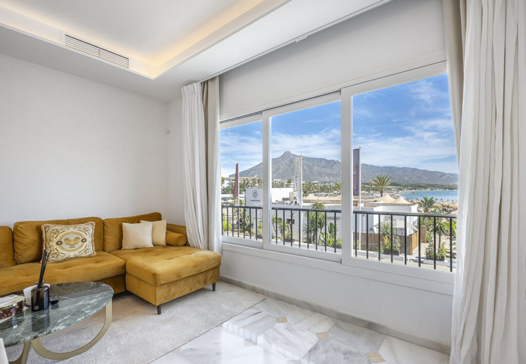 Top Floor Apartment Puerto Banús