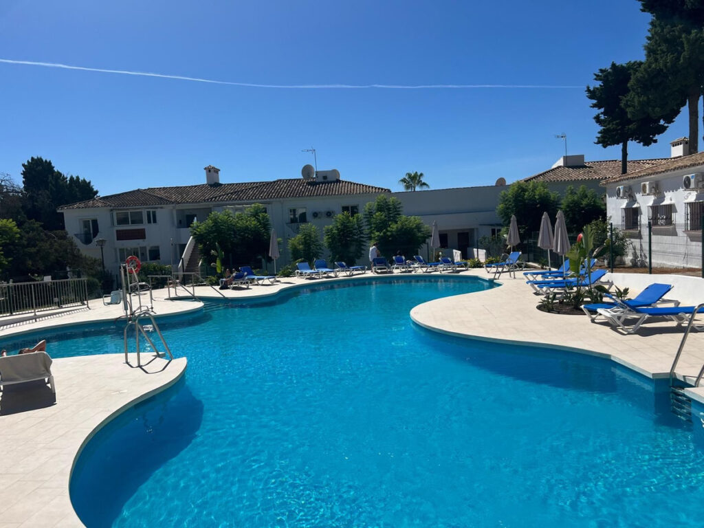 Top Floor Apartment El Paraiso