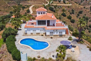 Detached Villa Sayalonga