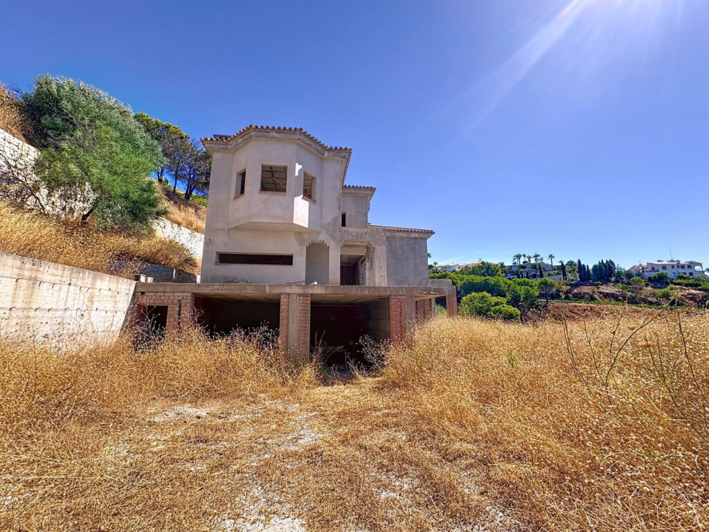 Detached Villa Valtocado
