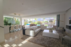 Detached Villa Río Real