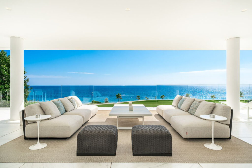 Middle Floor Apartment New Golden Mile