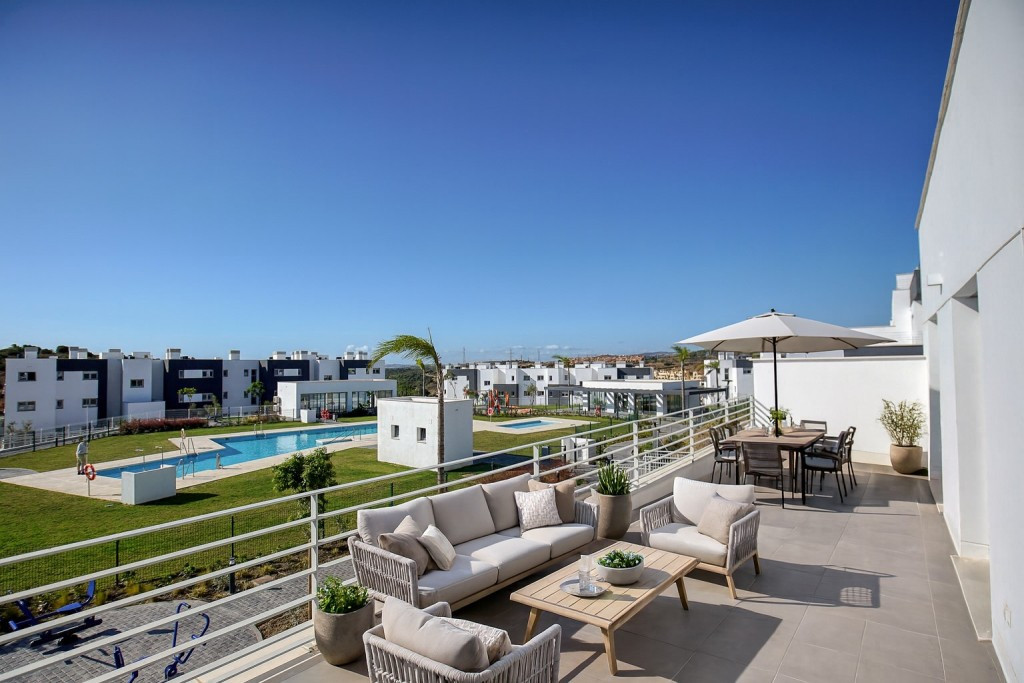 Middle Floor Apartment Estepona