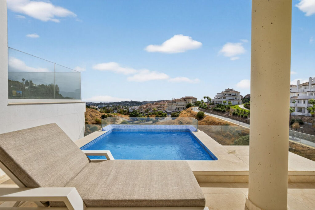 Middle Floor Apartment Nueva Andalucía