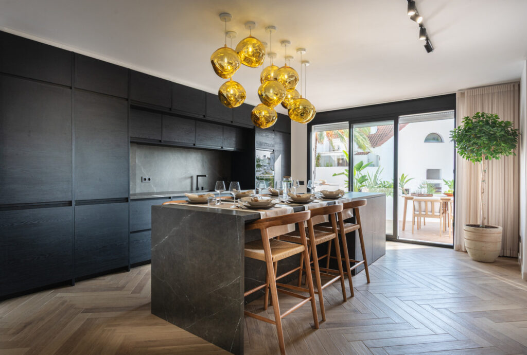 Middle Floor Apartment Nueva AndalucÃa