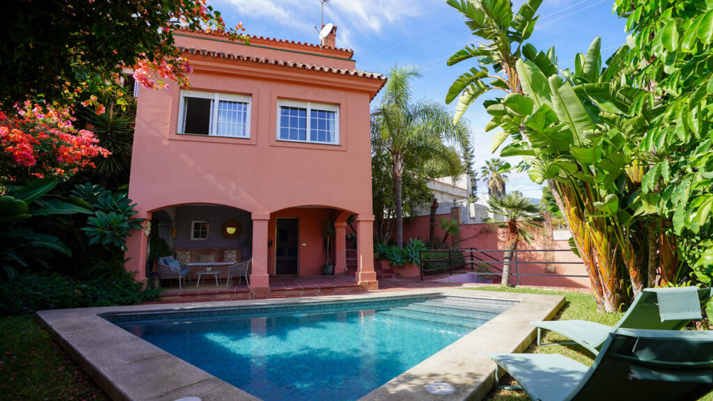 Detached Villa Nueva Andalucía