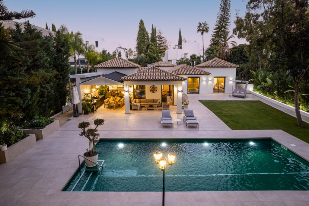 Detached Villa Nueva Andalucía