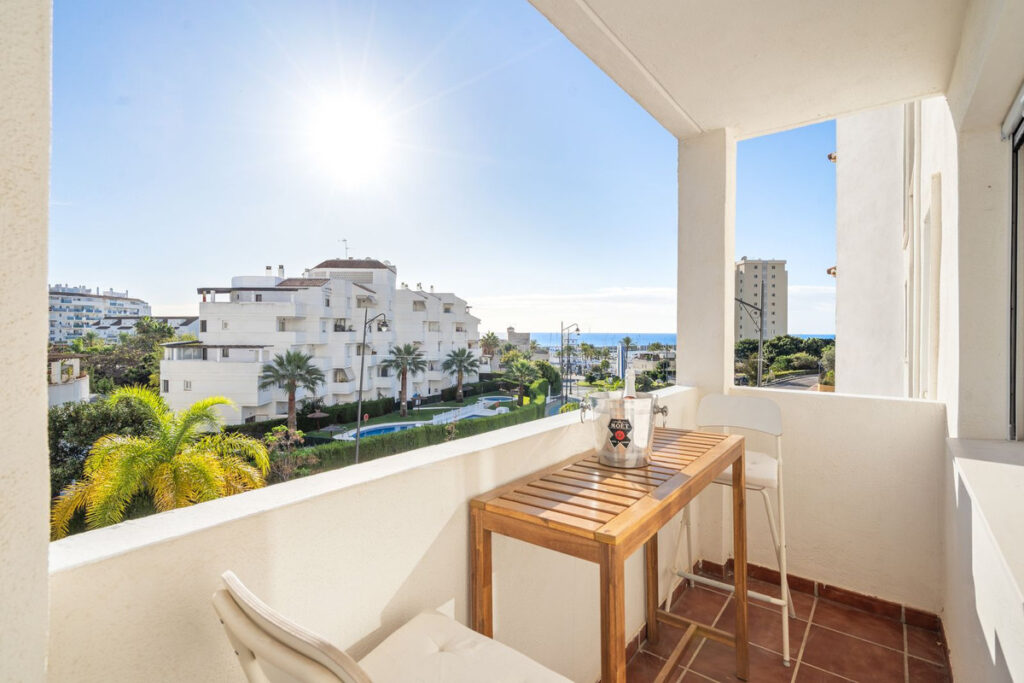 Middle Floor Apartment Estepona