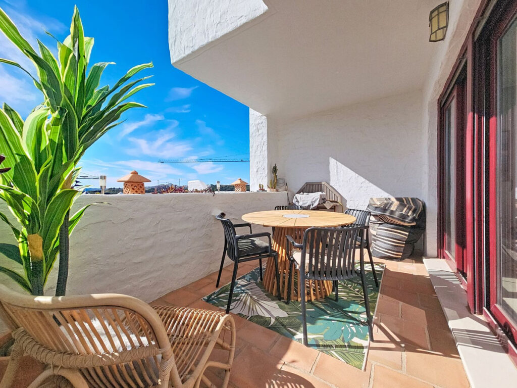 Middle Floor Apartment Casares