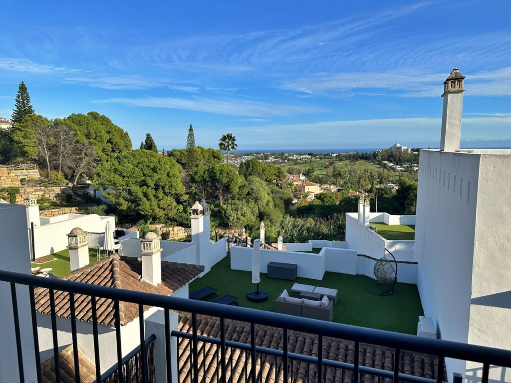 Middle Floor Apartment El Paraiso