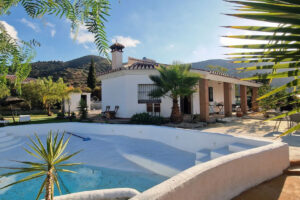 Detached Villa Arenas