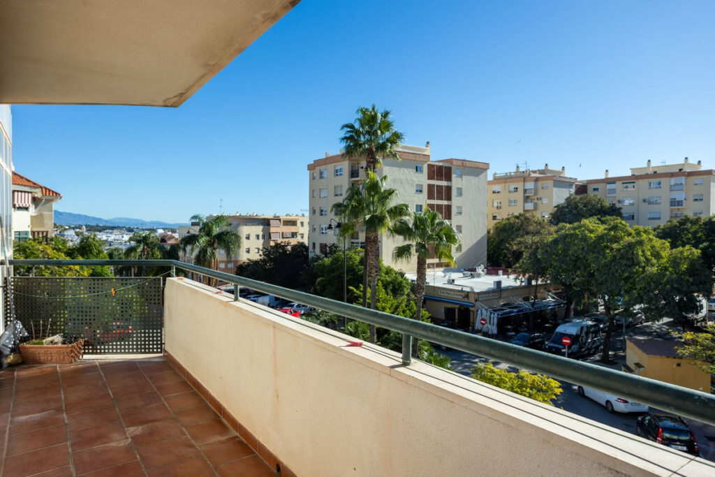 Middle Floor Apartment Estepona