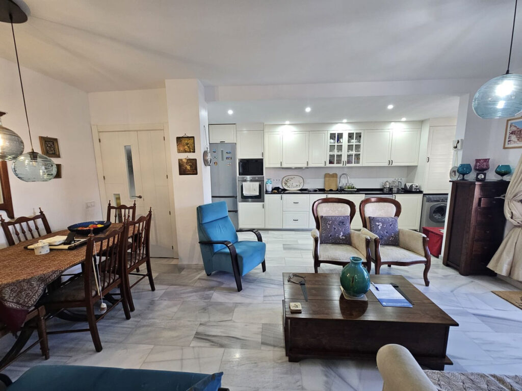 Middle Floor Apartment Fuengirola