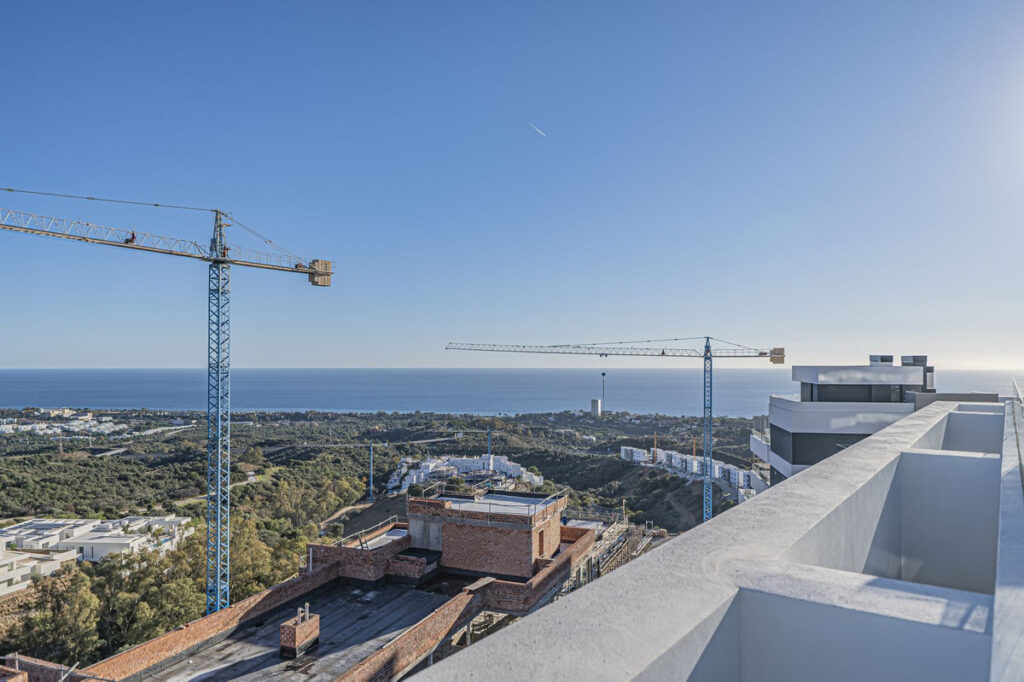 Middle Floor Apartment Altos de los Monteros