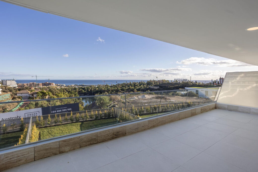 Middle Floor Apartment Estepona