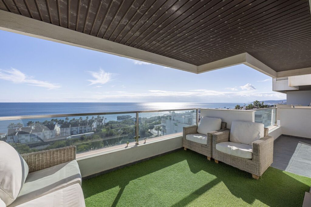 Middle Floor Apartment Casares