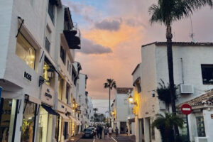 Middle Floor Apartment Puerto Banús