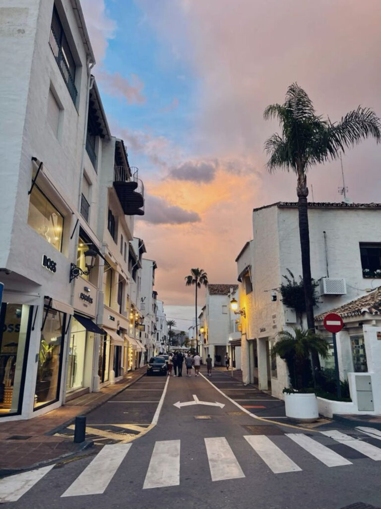 Middle Floor Apartment Puerto Banús