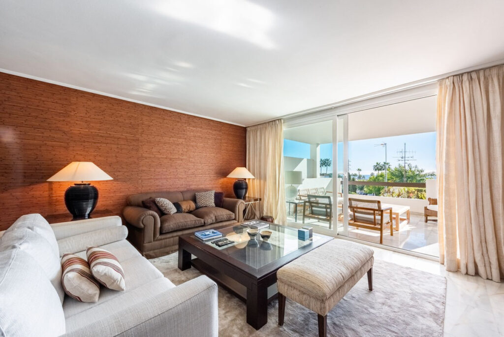 Middle Floor Apartment Bel Air