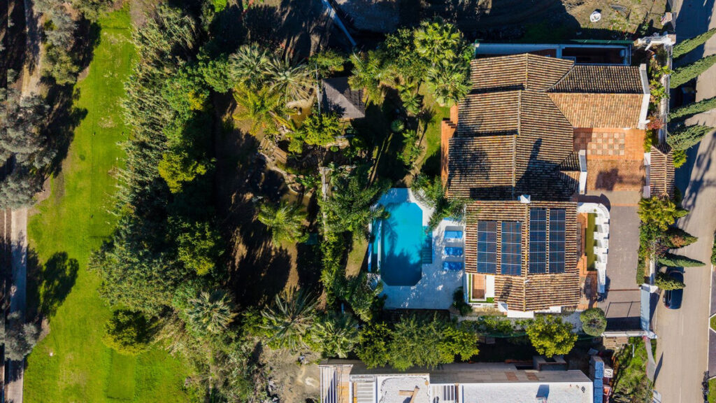 Detached Villa El Paraiso