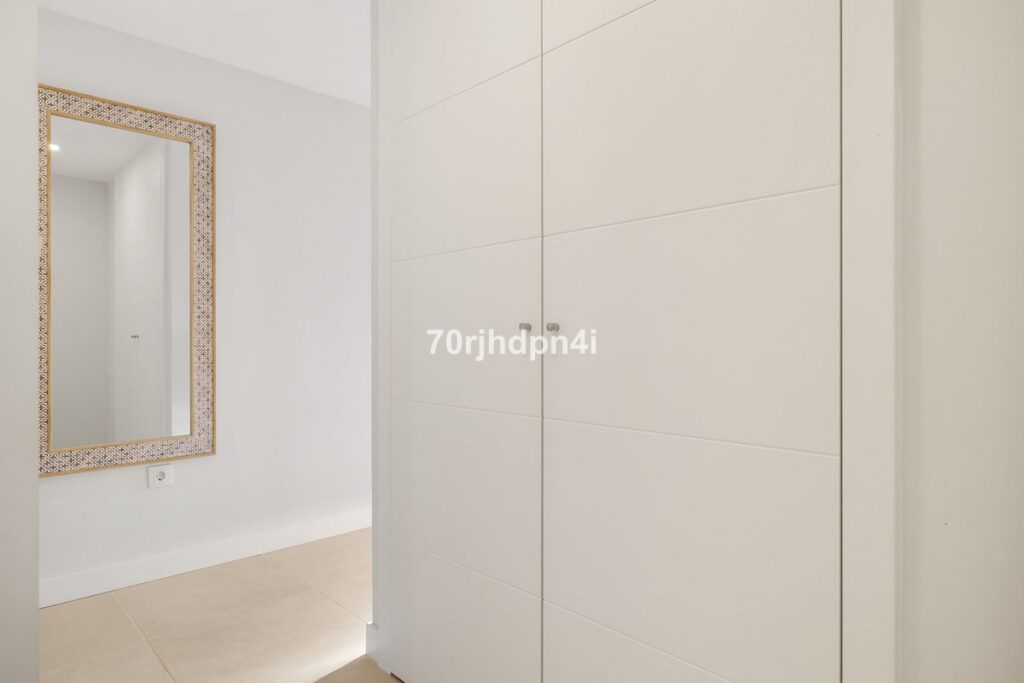 Middle Floor Apartment Estepona