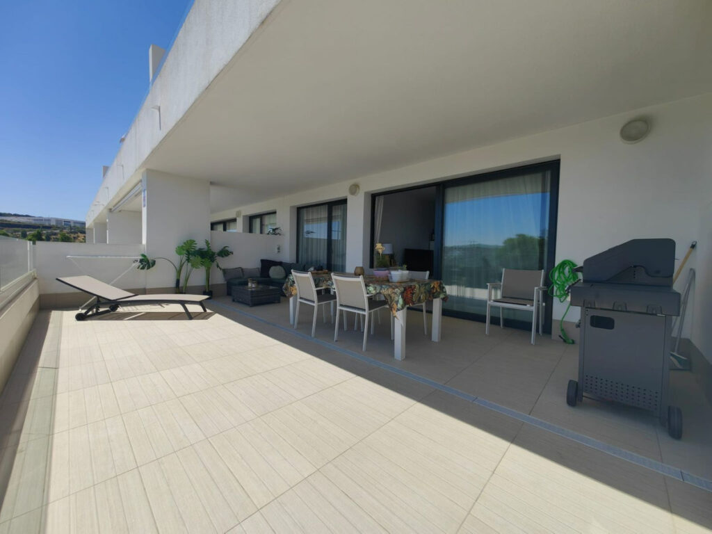 Middle Floor Apartment Estepona