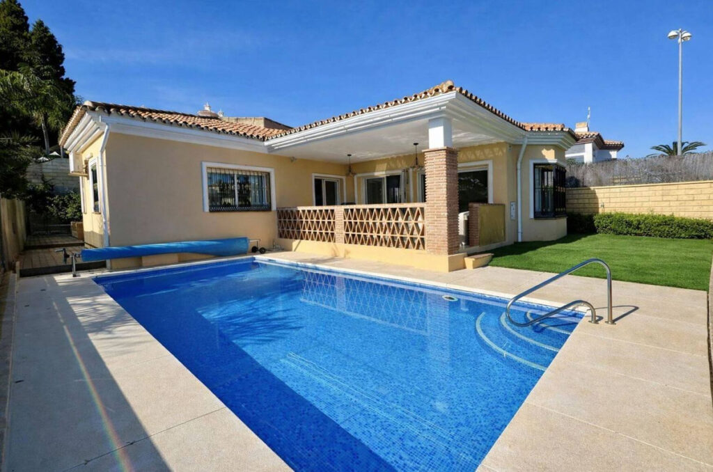 Detached Villa Riviera del Sol