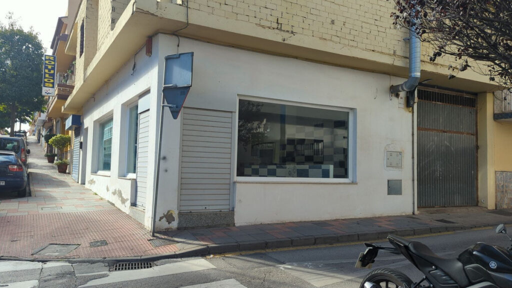 Apartment Complex Las Lagunas