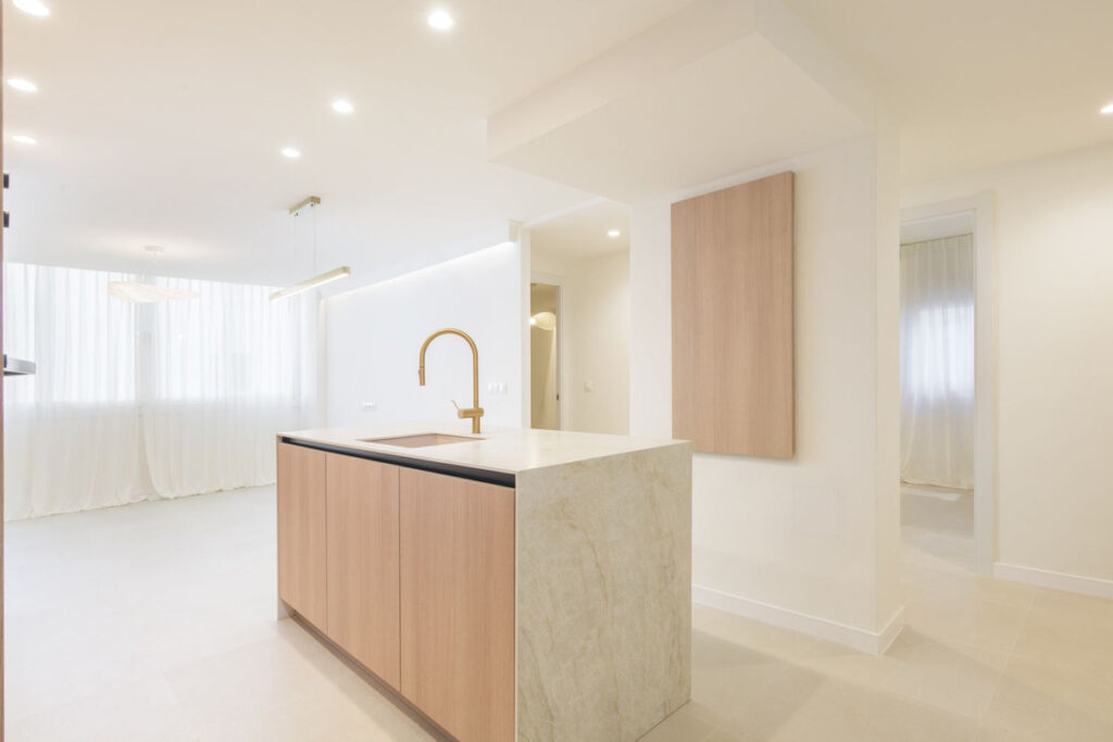 Middle Floor Apartment Soho