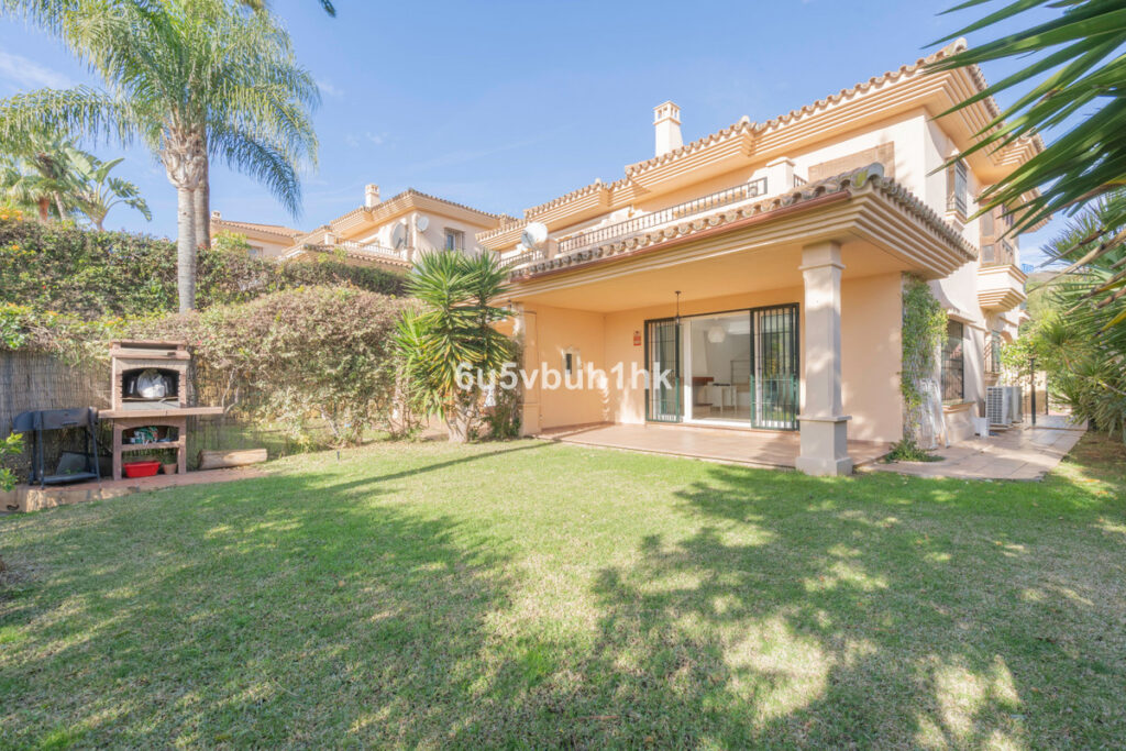 Semi-Detached House Riviera del Sol