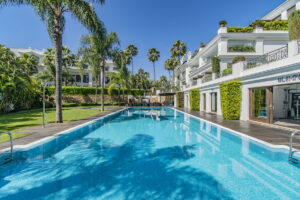 Middle Floor Apartment Estepona