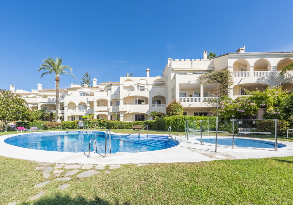 Middle Floor Apartment Estepona