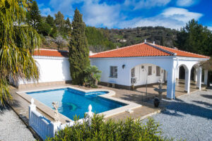 Detached Villa Arenas
