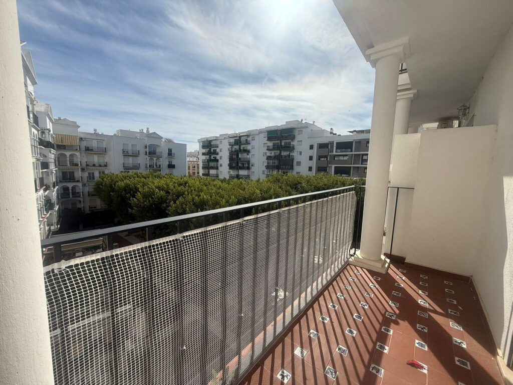 Middle Floor Apartment Estepona