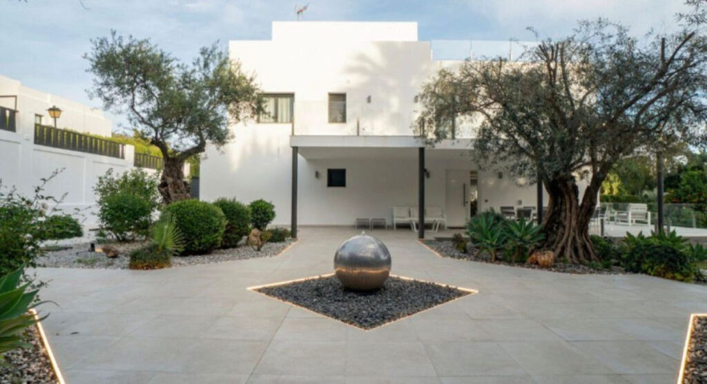 Detached Villa Nueva Andalucía