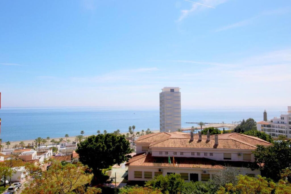 Middle Floor Apartment Estepona