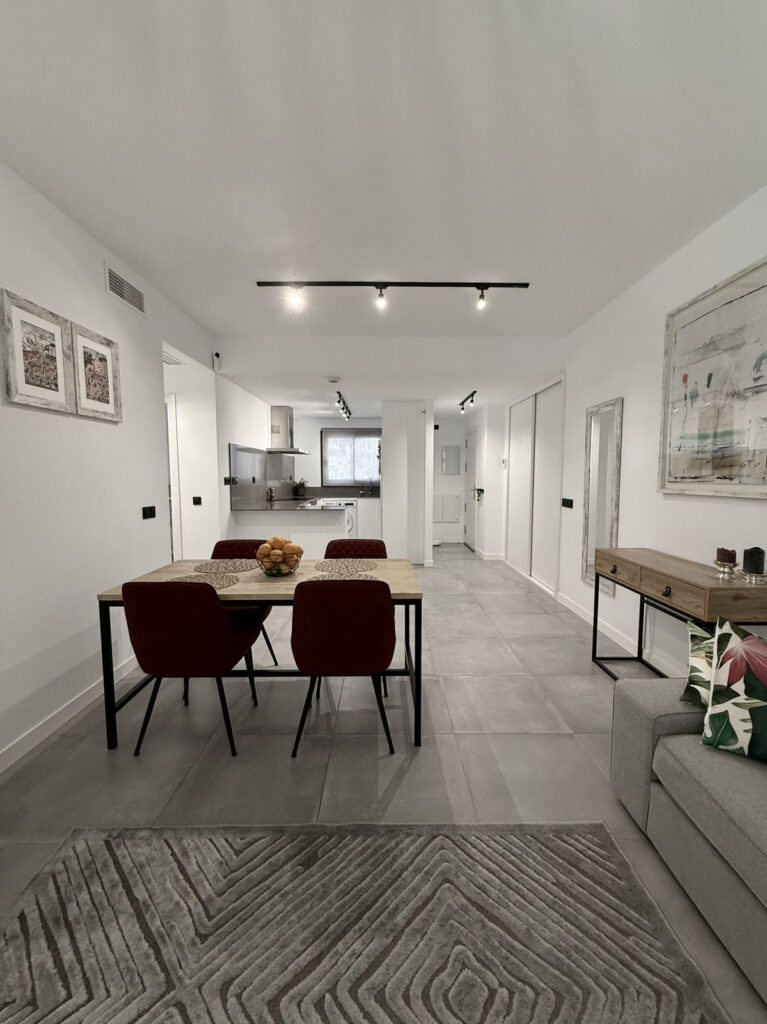 Middle Floor Apartment Cancelada