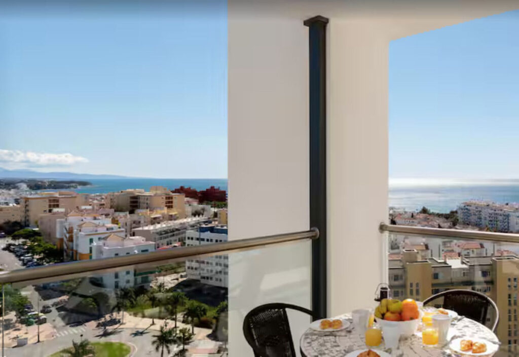 Middle Floor Apartment Estepona