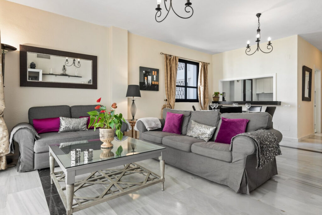 Middle Floor Apartment Puerto Banús