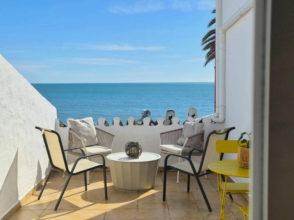 Top Floor Apartment Estepona
