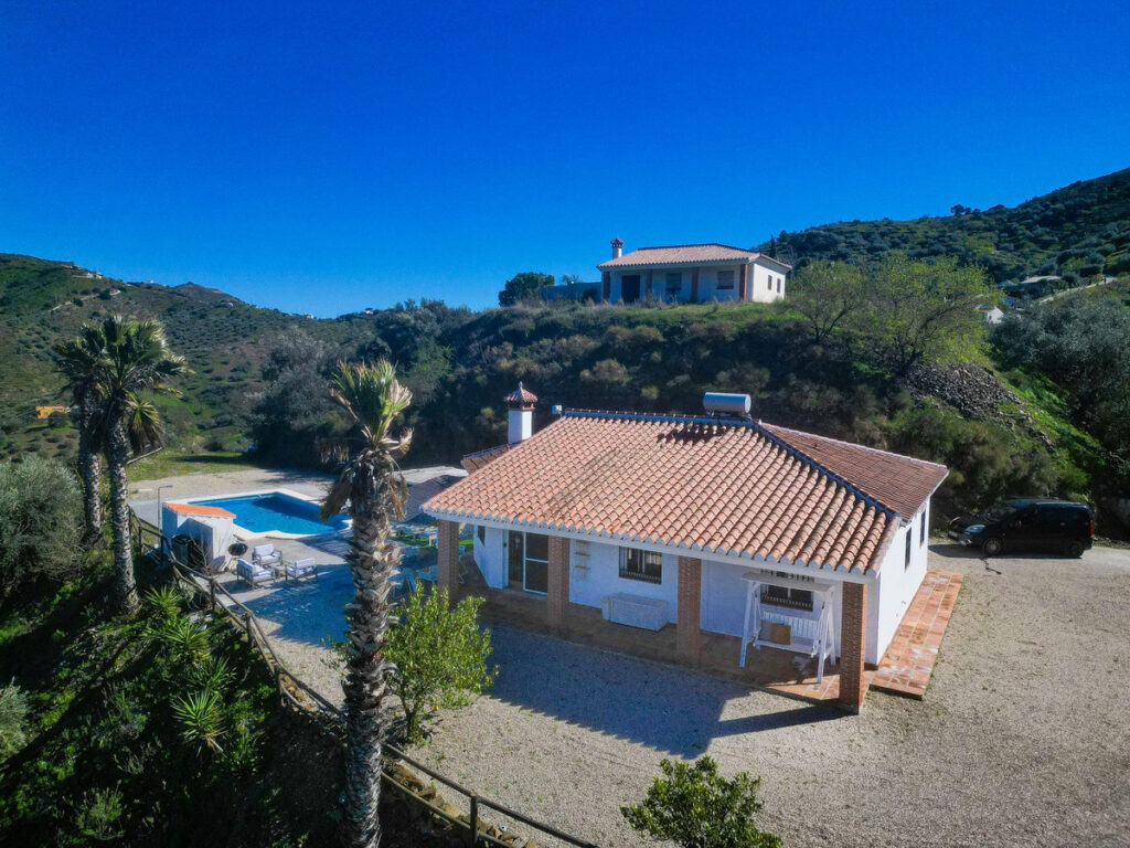 Detached Villa Arenas