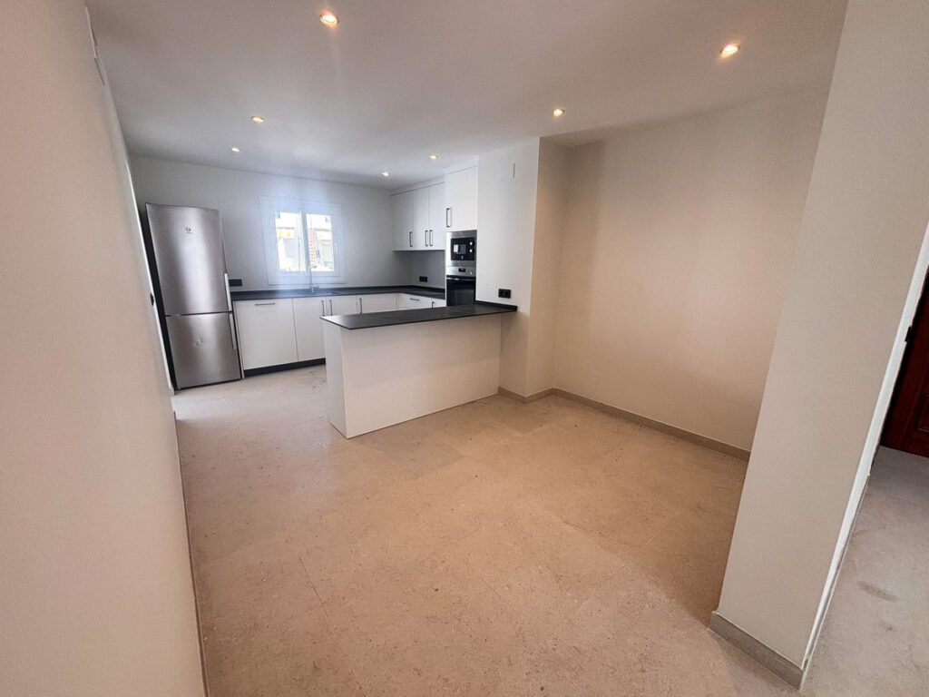 Middle Floor Apartment Estepona