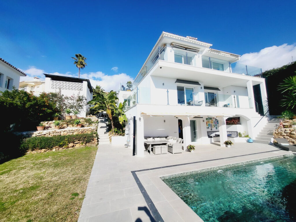 Detached Villa Riviera del Sol