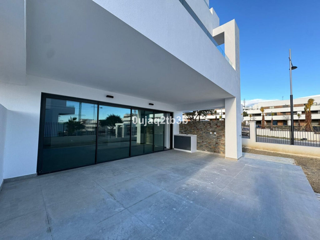 Middle Floor Apartment Estepona