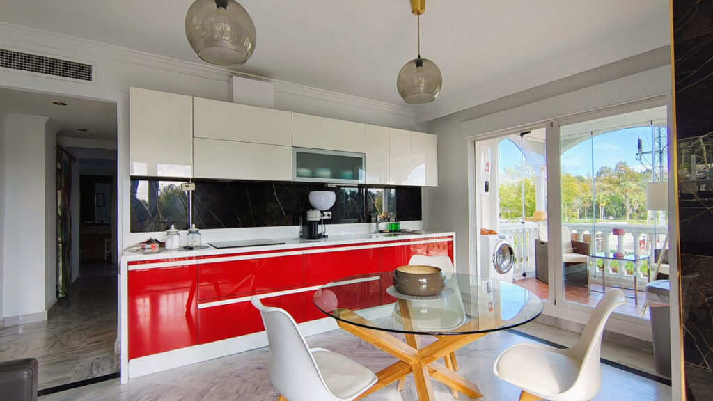 Middle Floor Apartment Nueva Andalucía