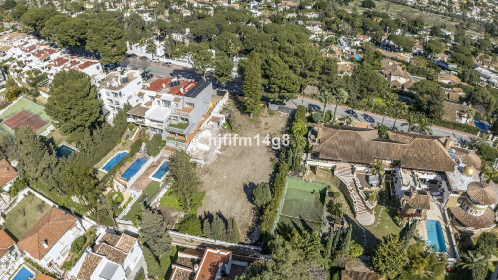 Land Nueva Andalucía